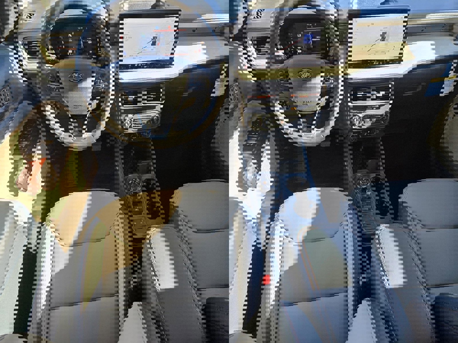 New 2025 Ford Maverick Lariat w/ 4K Tow Package image 8