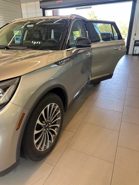 Certified 2024 Lincoln Aviator 2WD w/ Premium Package image 2