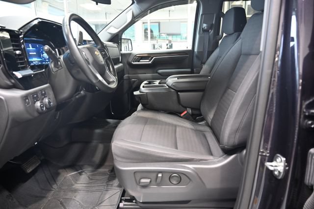Used 2023 Chevrolet Silverado 1500 LT AWD/4WD image 10