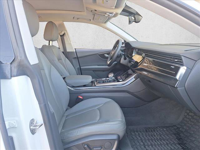 Used 2022 Audi Q8 Premium AWD/4WD image 21