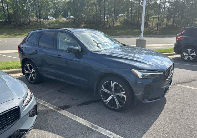 Used 2023 Volvo XC60 B5 Ultimate w/ Climate Package AWD/4WD image 3