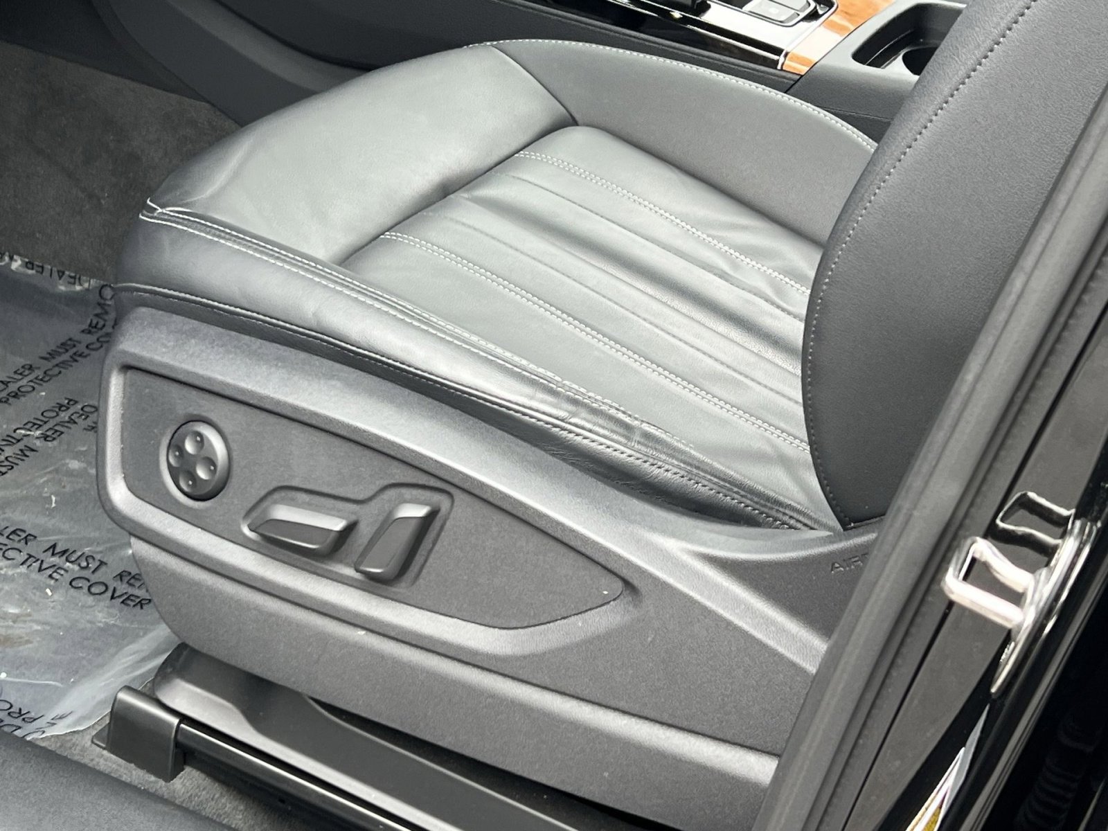 Used 2023 Audi Q5 2.0T Premium w/ Convenience Package image 12