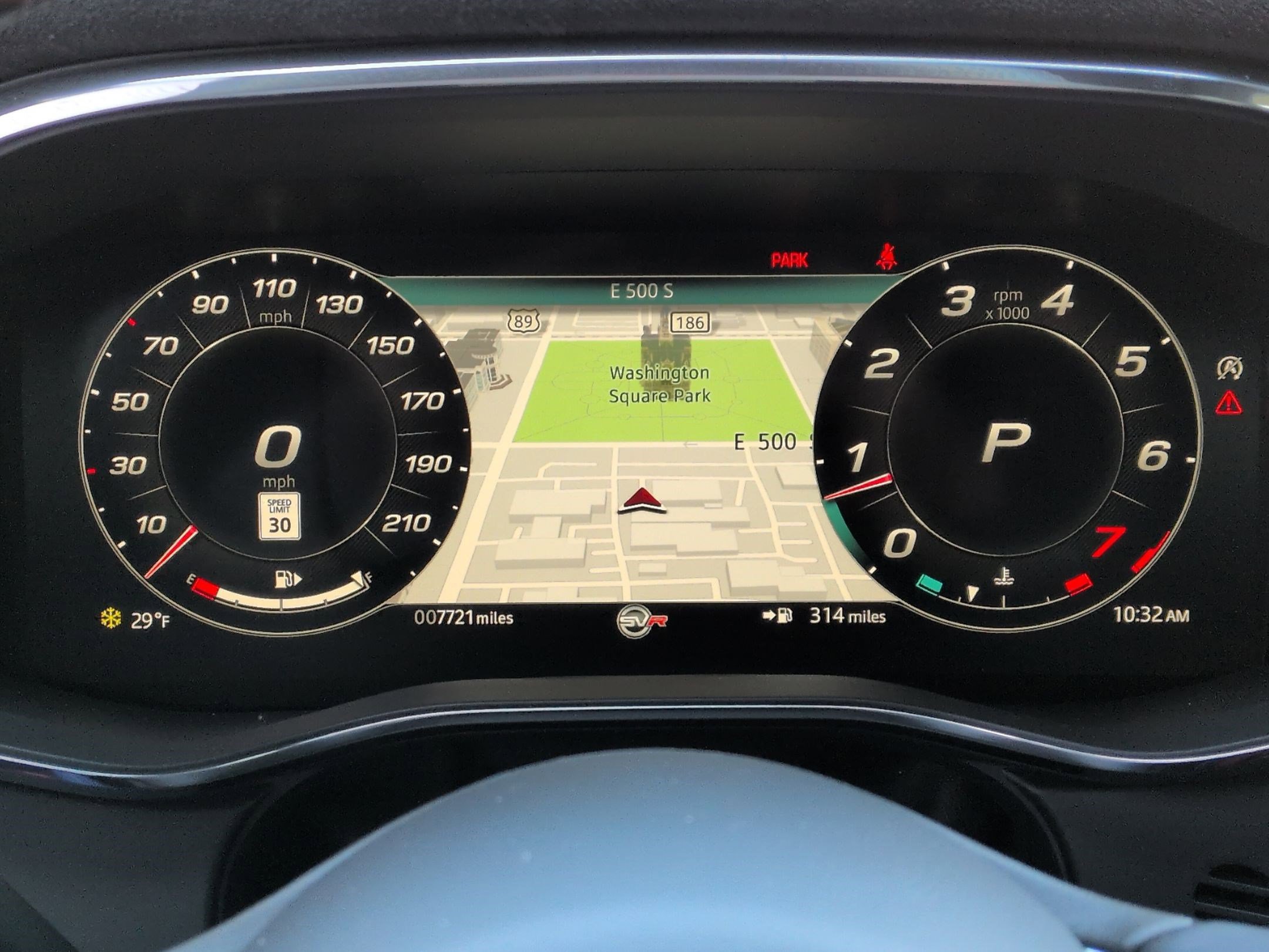 Used 2024 Jaguar F-PACE SVR image 18