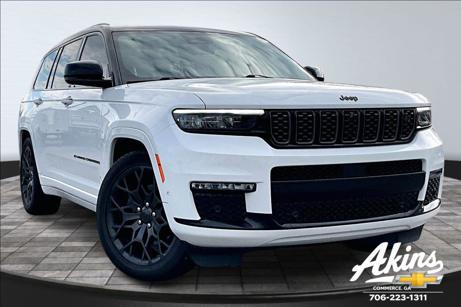 Used 2023 Jeep Grand Cherokee L Summit image 3