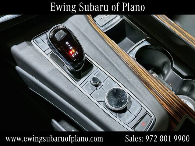 Used 2022 Cadillac Escalade Luxury w/ LPO, Illumination Package RWD image 17