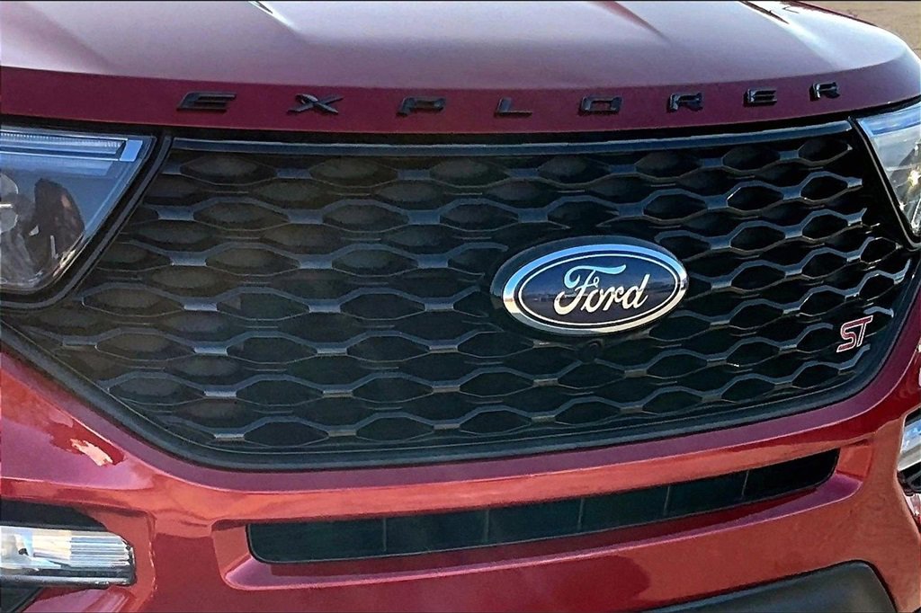 Used 2022 Ford Explorer ST image 28