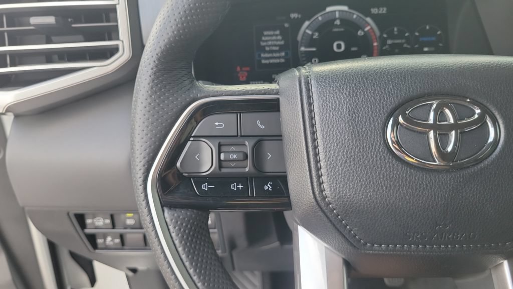 Used 2025 Toyota Sequoia Platinum AWD/4WD image 21