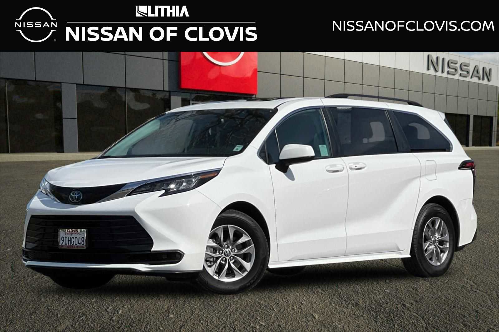 Used 2022 Toyota Sienna LE w/ LE Plus Package