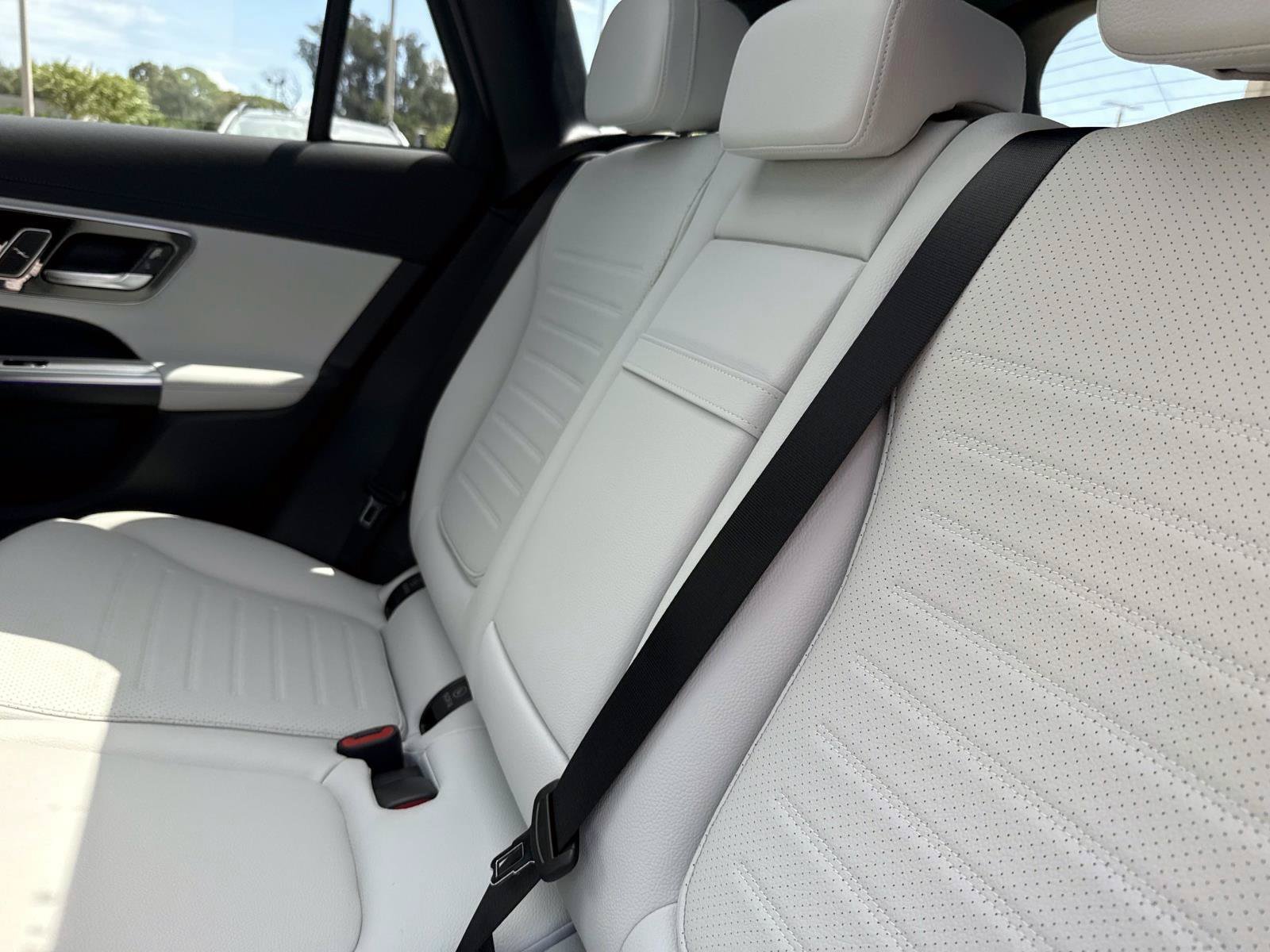 New 2027 Mercedes-Benz GLC 300 image 13