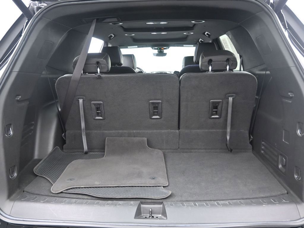 Used 2023 Chevrolet Traverse Premier w/ Redline Edition image 17