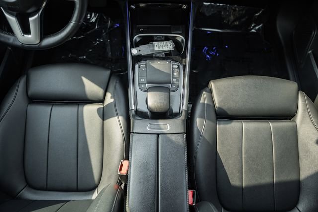 Used 2023 Mercedes-Benz GLB 250 4MATIC w/ Premium Package image 26