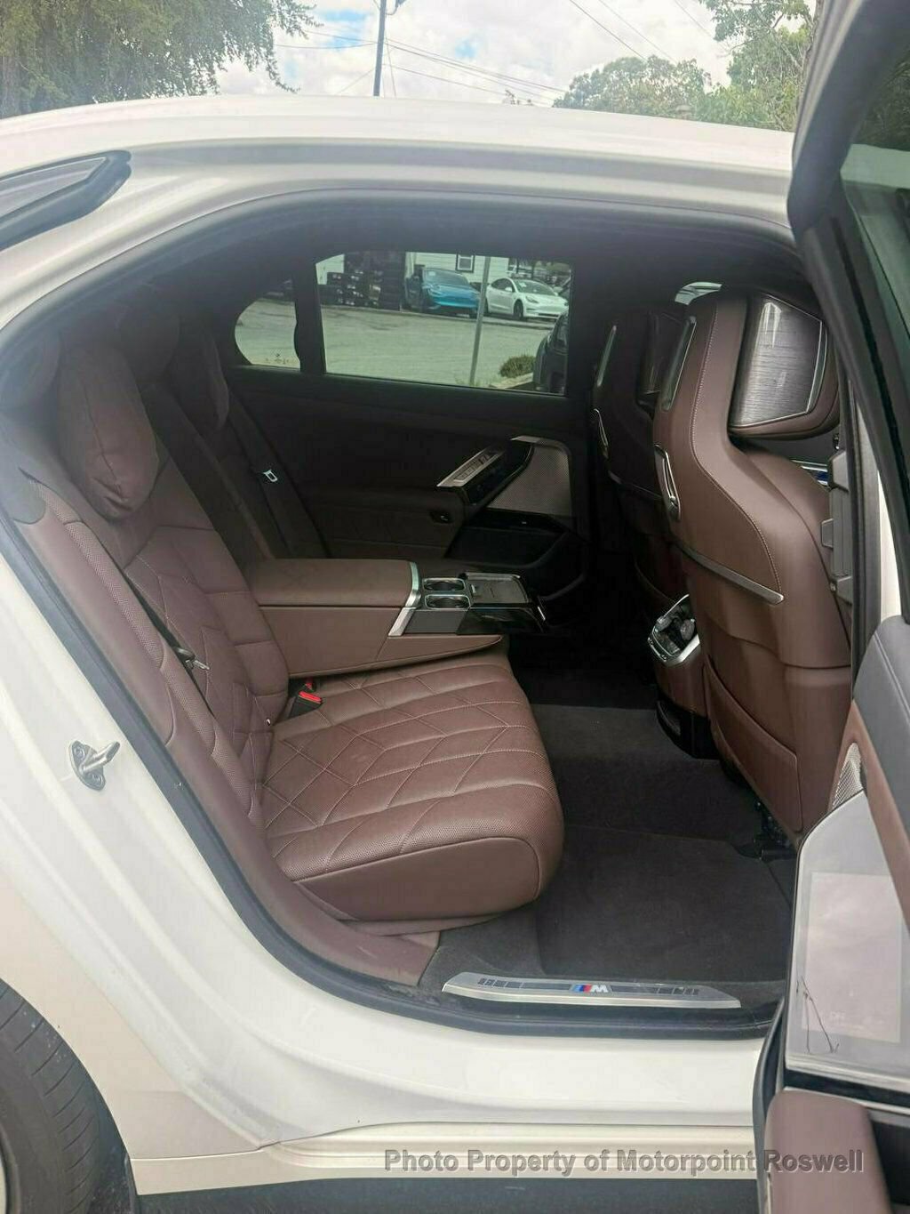 Used 2024 BMW i7 M70 w/ Premium Package AWD/4WD image 19