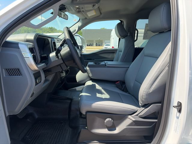 New 2026 Ford F550 4x4 Crew Cab image 12