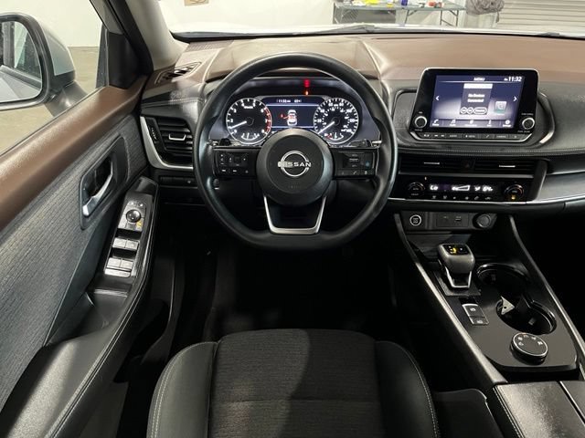 Used 2023 Nissan Rogue SV AWD/4WD image 18
