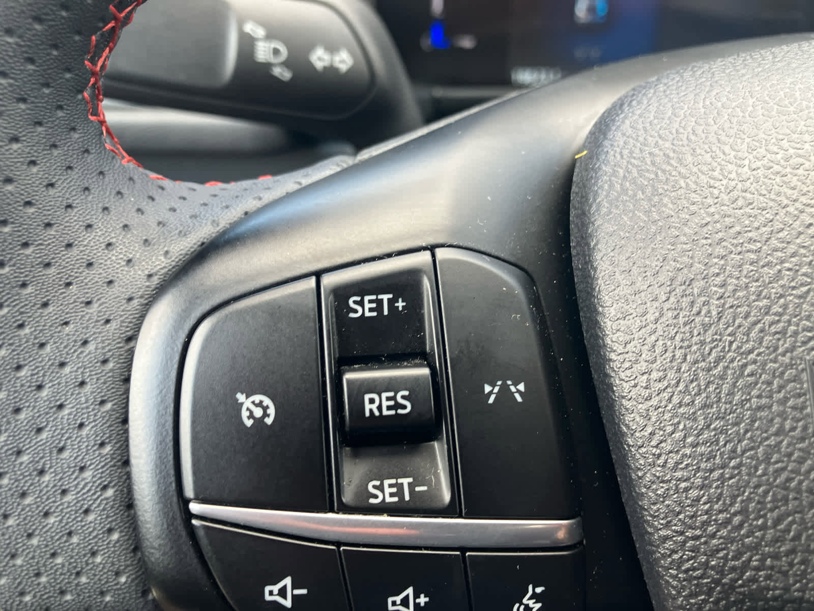 Used 2023 Ford Escape ST-Line w/ Equipment Group 301A FWD image 18
