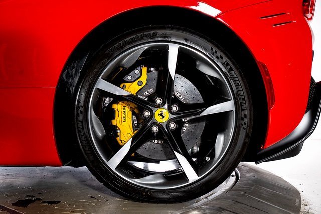 Used 2024 Ferrari SF90 Spider image 18