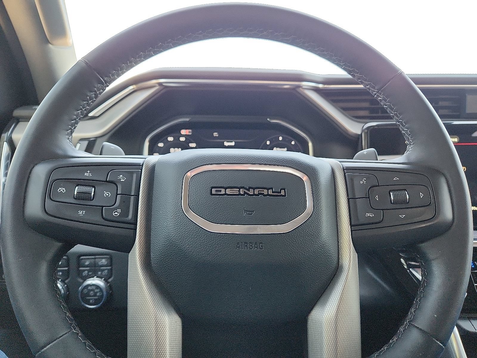 Used 2024 GMC Sierra 1500 Denali w/ Denali Reserve Package AWD/4WD image 19