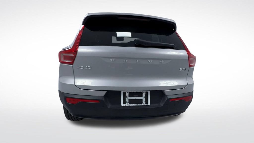 Used 2025 Volvo XC40 B5 Plus AWD/4WD image 7