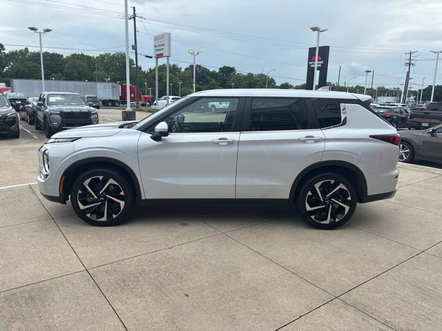Used 2024 Mitsubishi Outlander SE FWD image 4