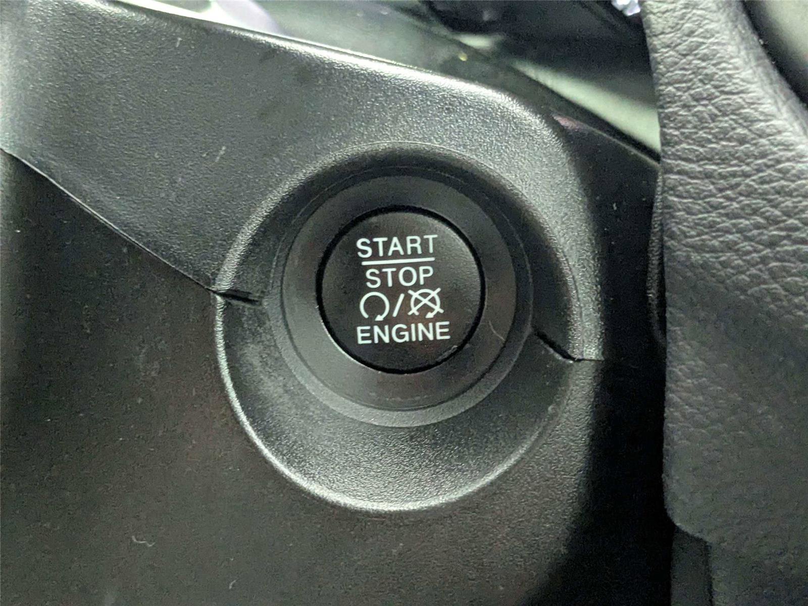 Used 2018 Jeep Compass Sport w/ Tech Group FWD image 25