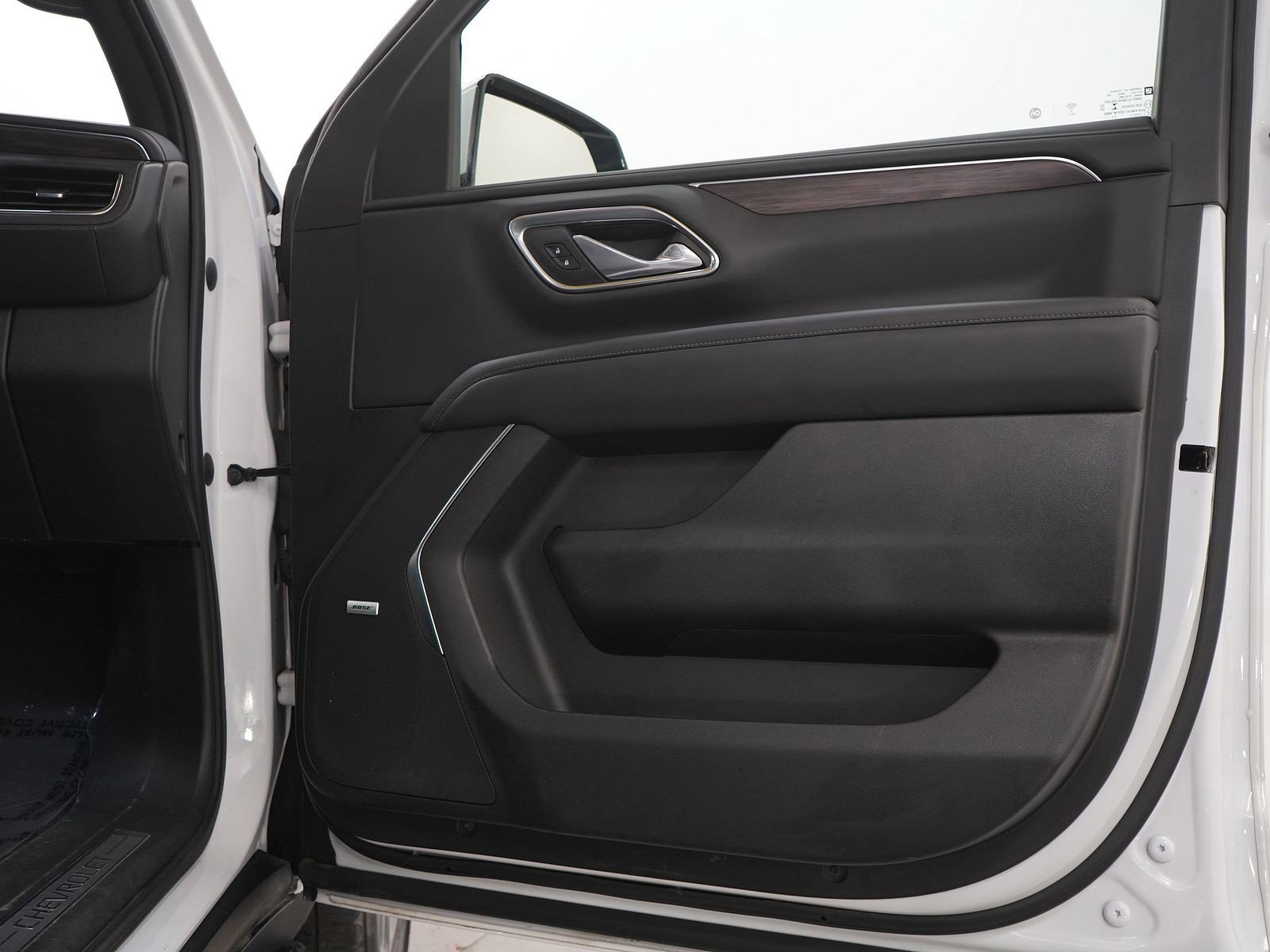 Used 2021 Chevrolet Suburban LT image 9