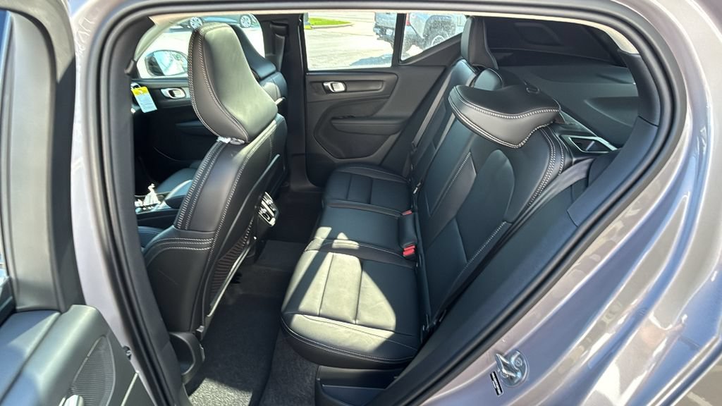 New 2026 Volvo XC40 B5 Plus w/ Protection Package Premier AWD/4WD image 10