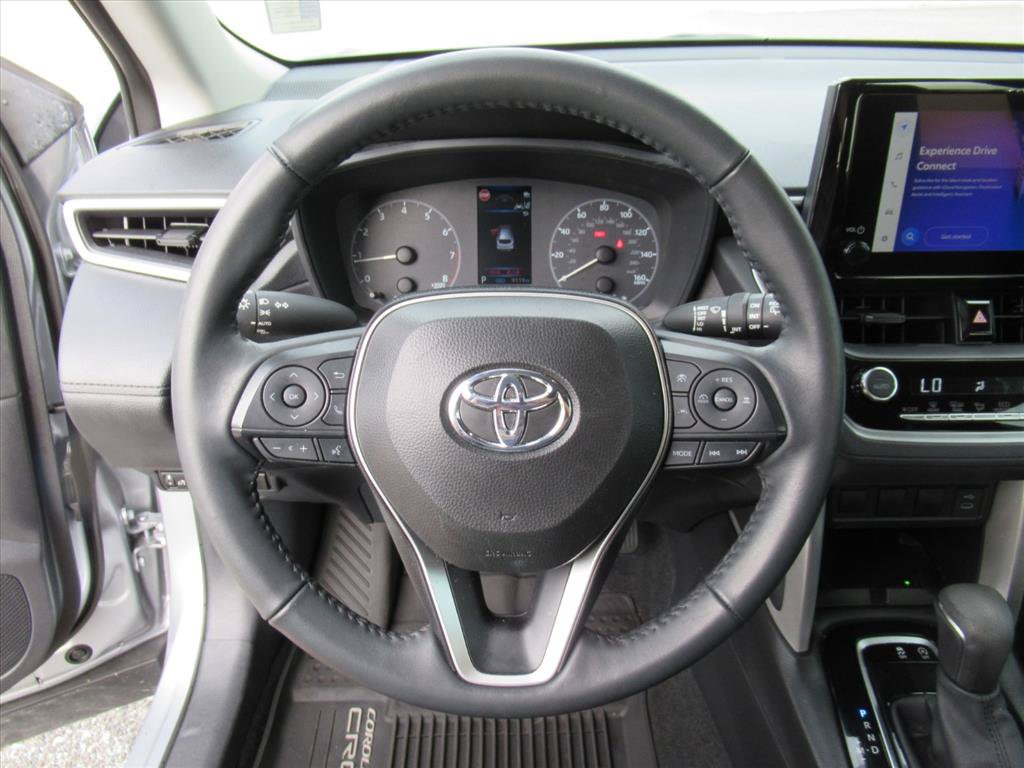 Used 2024 Toyota Corolla Cross LE FWD image 17