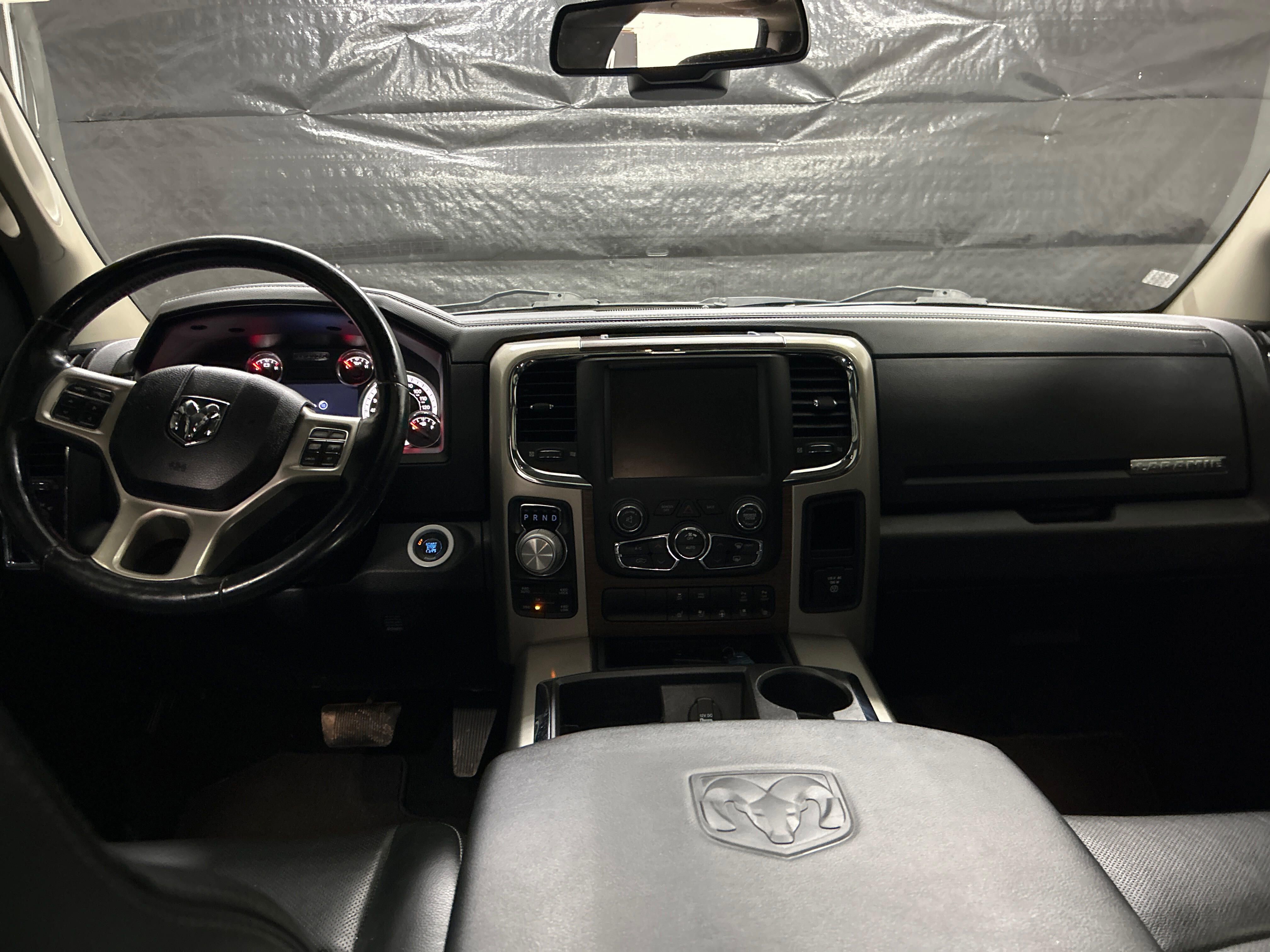 Used 2015 RAM 1500 Laramie w/ Convenience Group AWD/4WD image 11
