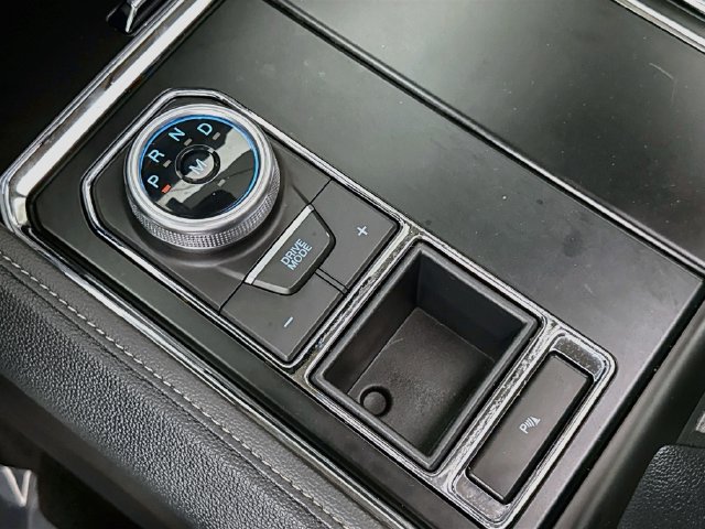 Used 2024 Ford Expedition XLT RWD image 17