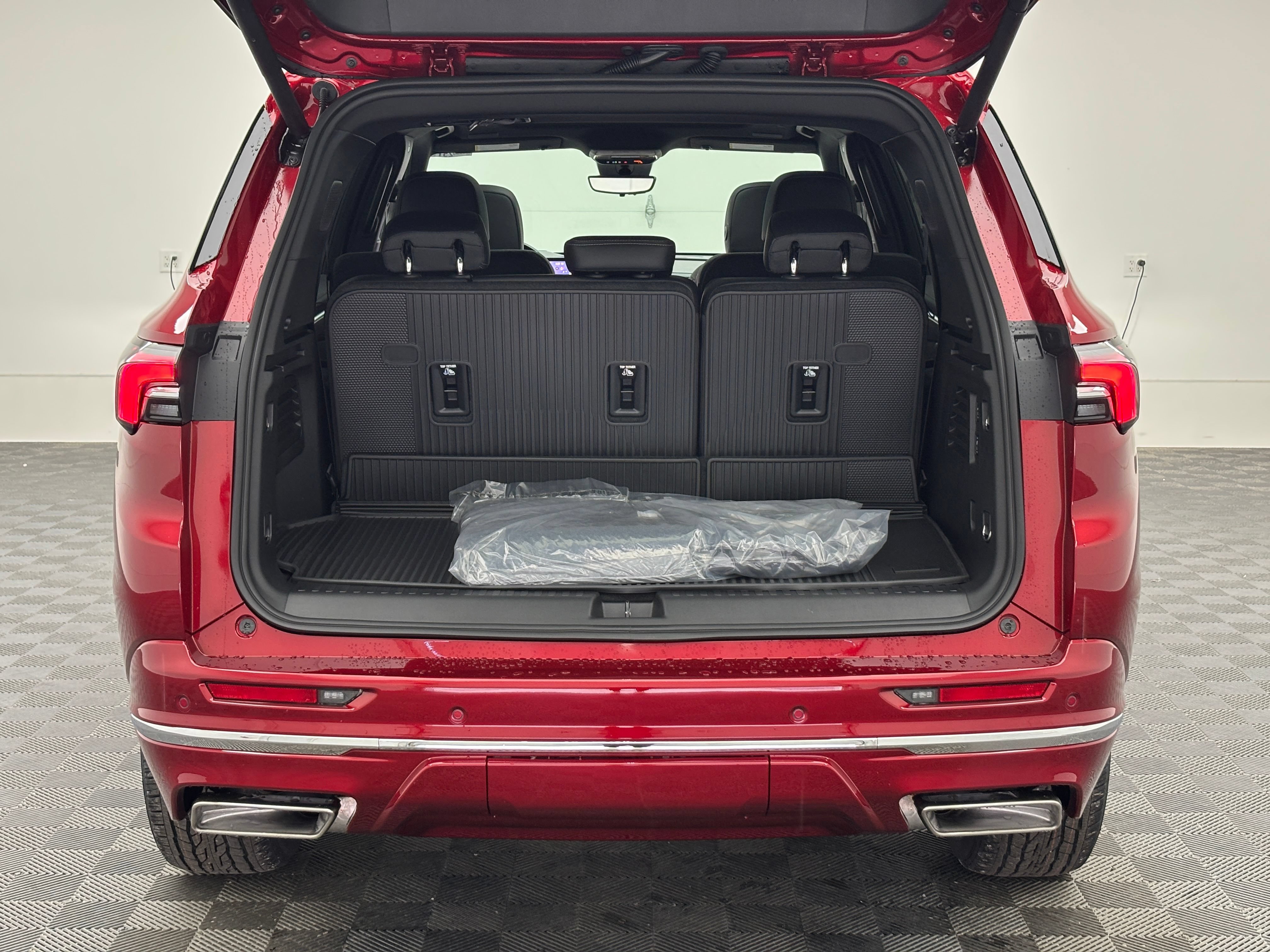 New 2027 Buick Enclave Avenir w/ LPO, Floor Liner Package AWD/4WD image 13