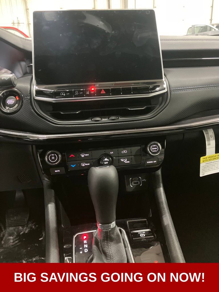 New 2026 Jeep Compass Latitude image 16