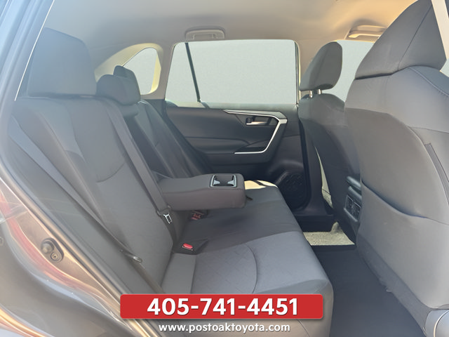 Used 2025 Toyota RAV4 XLE FWD image 20