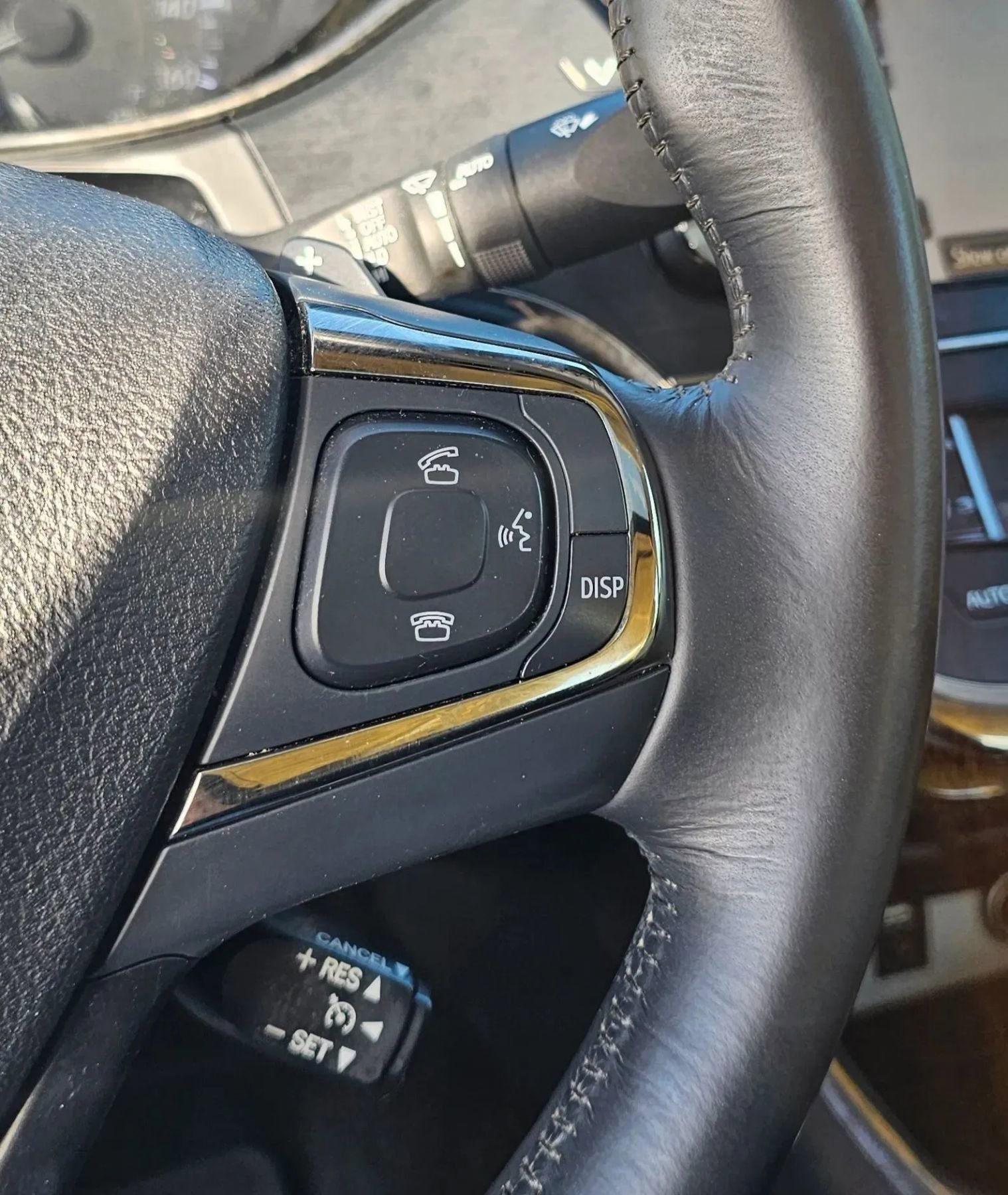 Used 2014 Toyota Avalon Limited FWD image 26