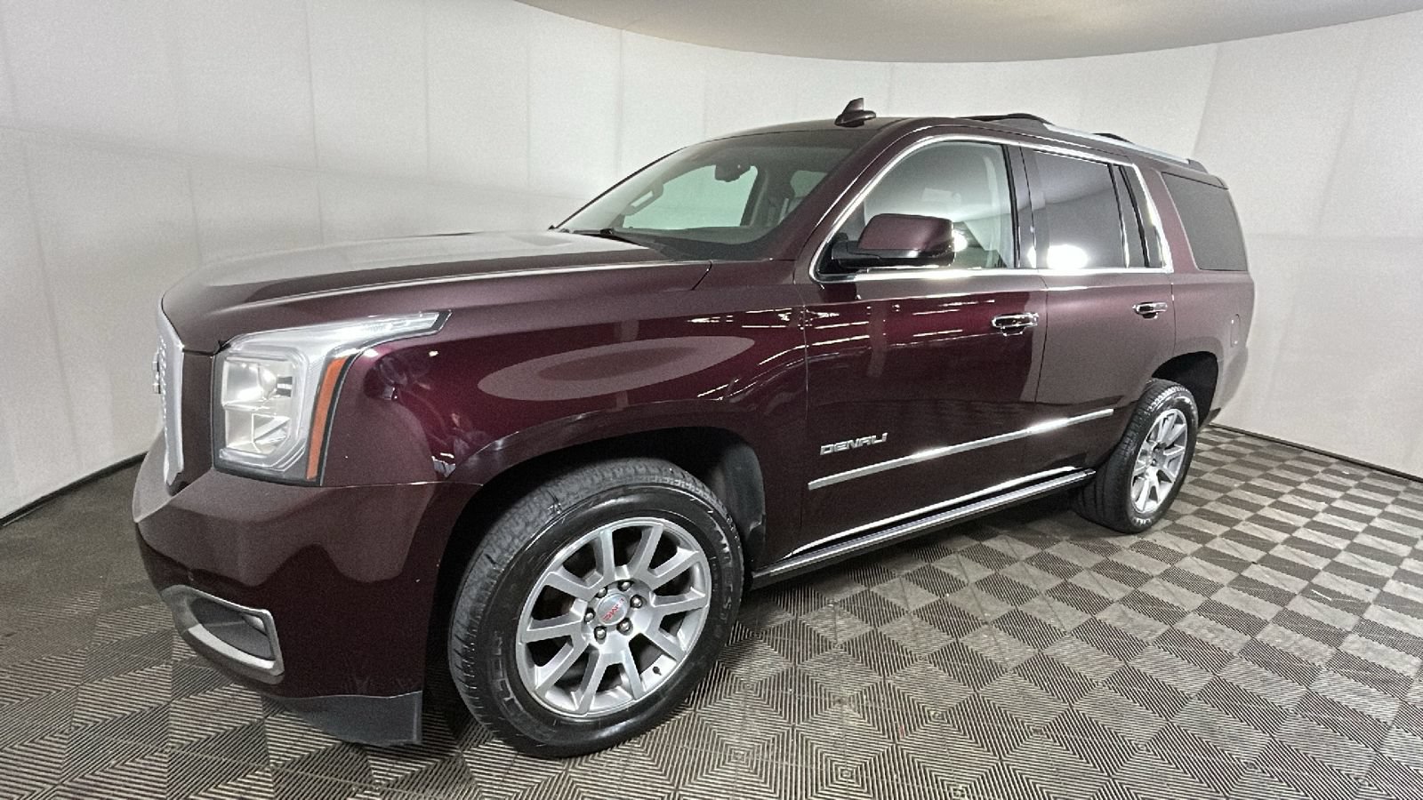 Used 2017 GMC Yukon Denali AWD/4WD image 8