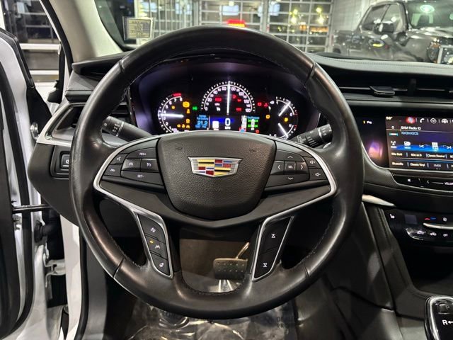 Used 2017 Cadillac XT5 Luxury w/ Driver Awareness Package AWD/4WD image 17