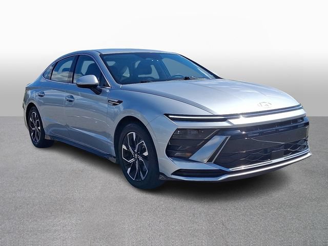 Used 2025 Hyundai Sonata SEL FWD image 3