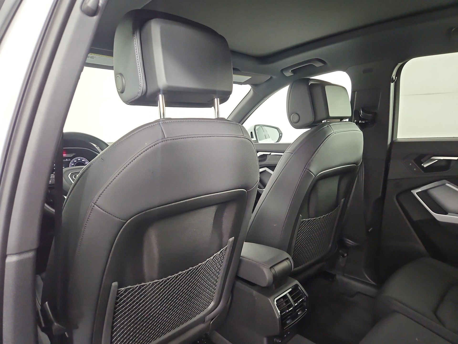 Certified 2025 Audi Q3 2.0T Premium Plus w/ Premium Plus Package image 43