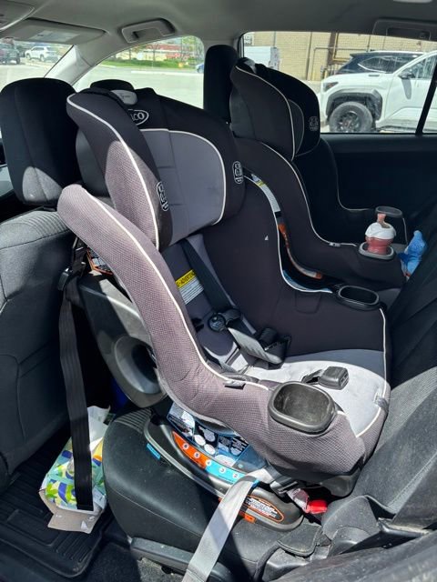 Used 2018 Toyota RAV4 LE FWD image 7