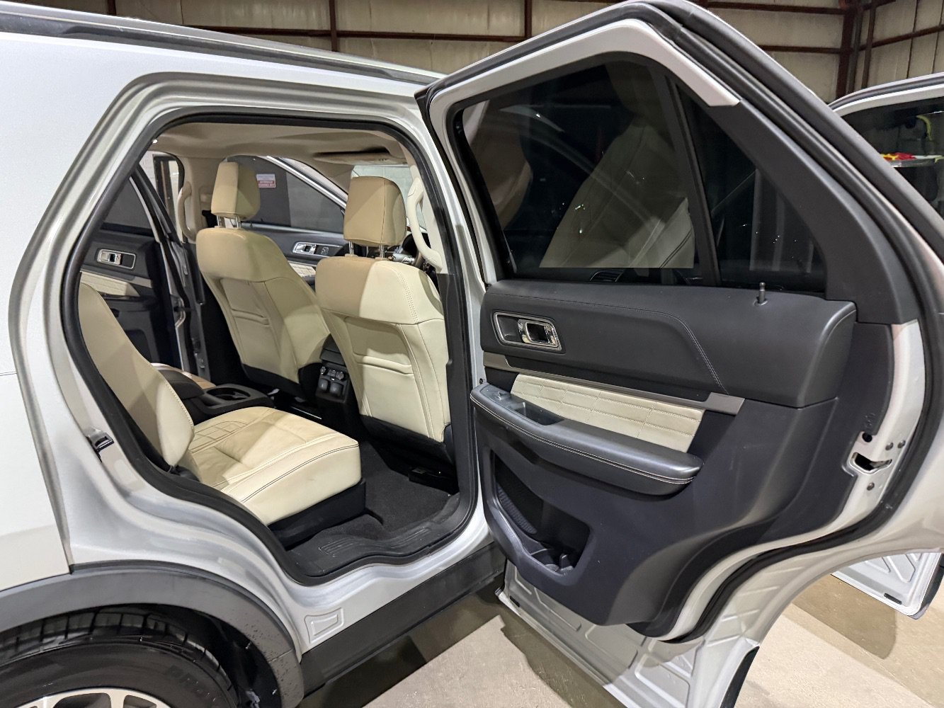 Used 2019 Ford Explorer Platinum AWD/4WD image 21
