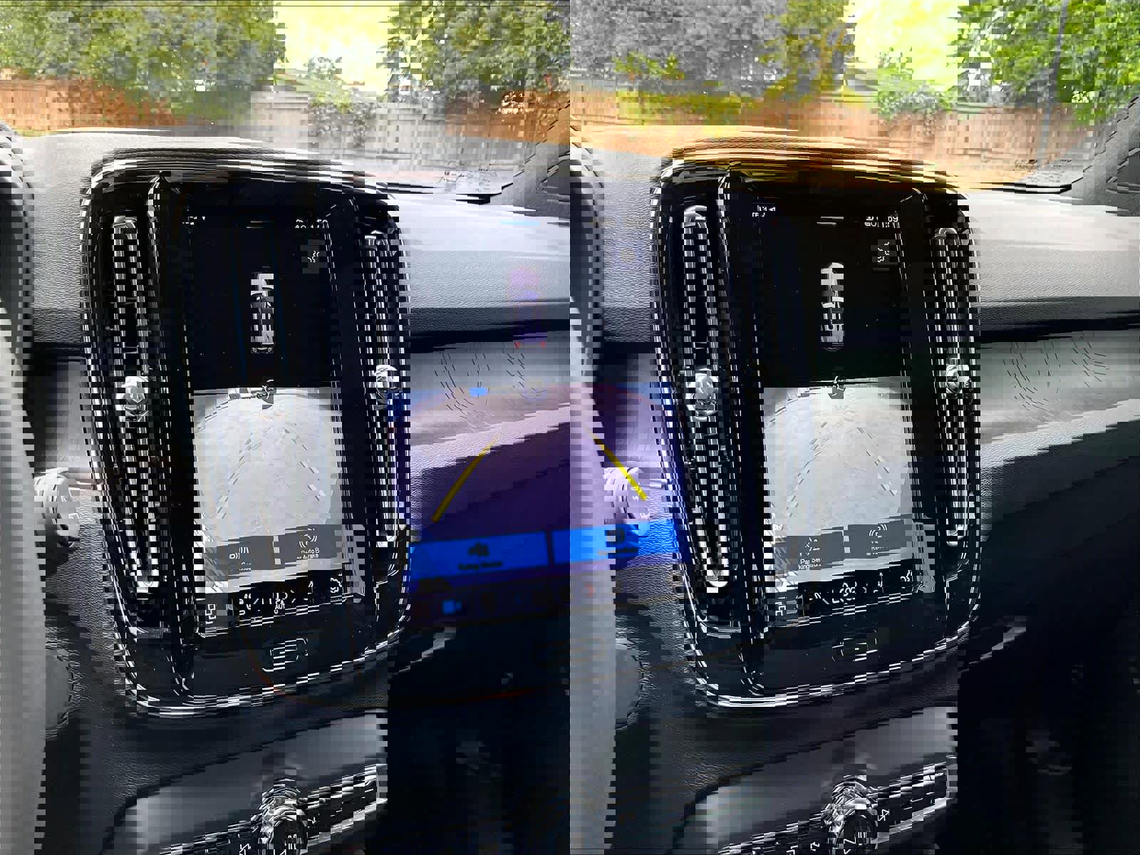 Used 2023 Volvo XC40 Recharge Ultimate AWD/4WD image 23