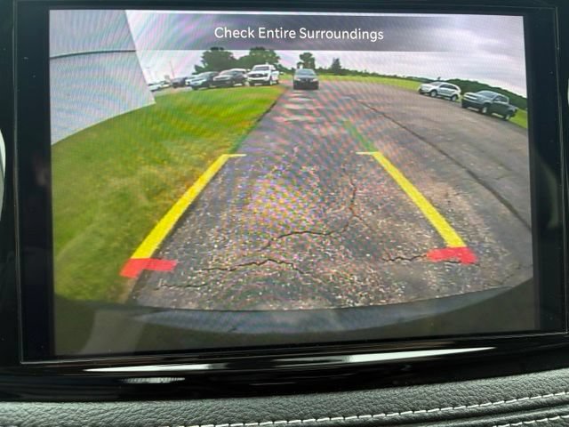 New 2027 Chrysler Pacifica Limited FWD image 4