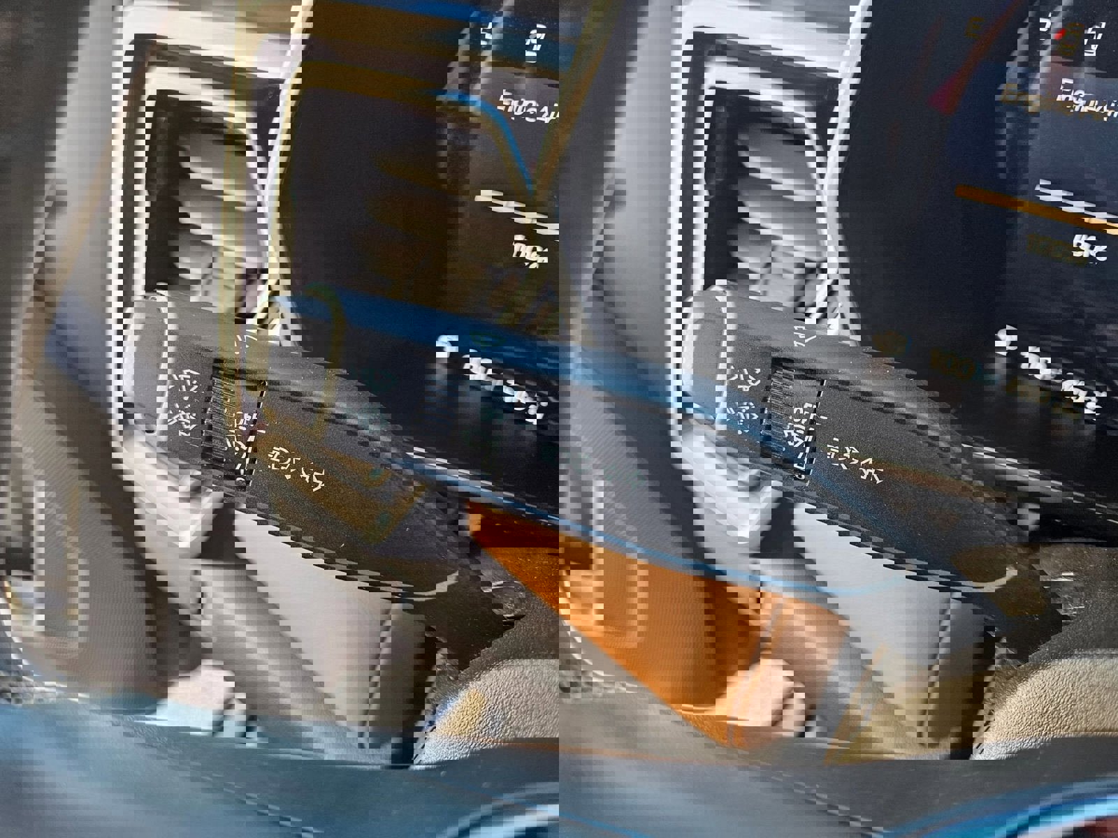 Used 2024 GMC Canyon AT4 w/ Technology Package image 14