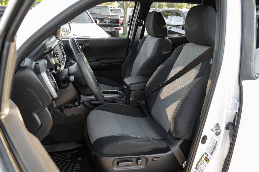 Used 2023 Toyota Tacoma TRD Off-Road image 32