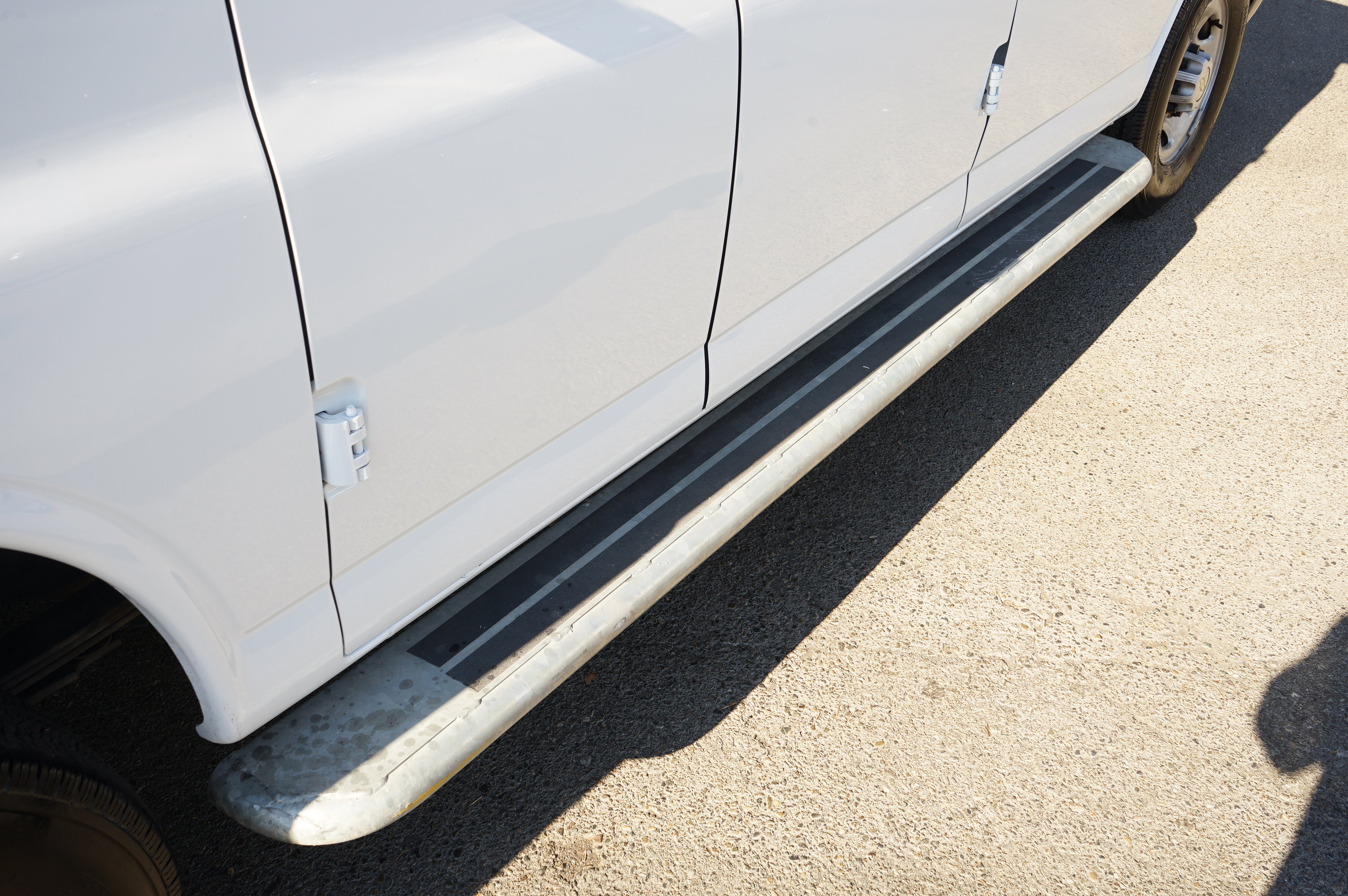 Used 2024 Chevrolet Express 2500 w/ Driver Convenience Package image 18