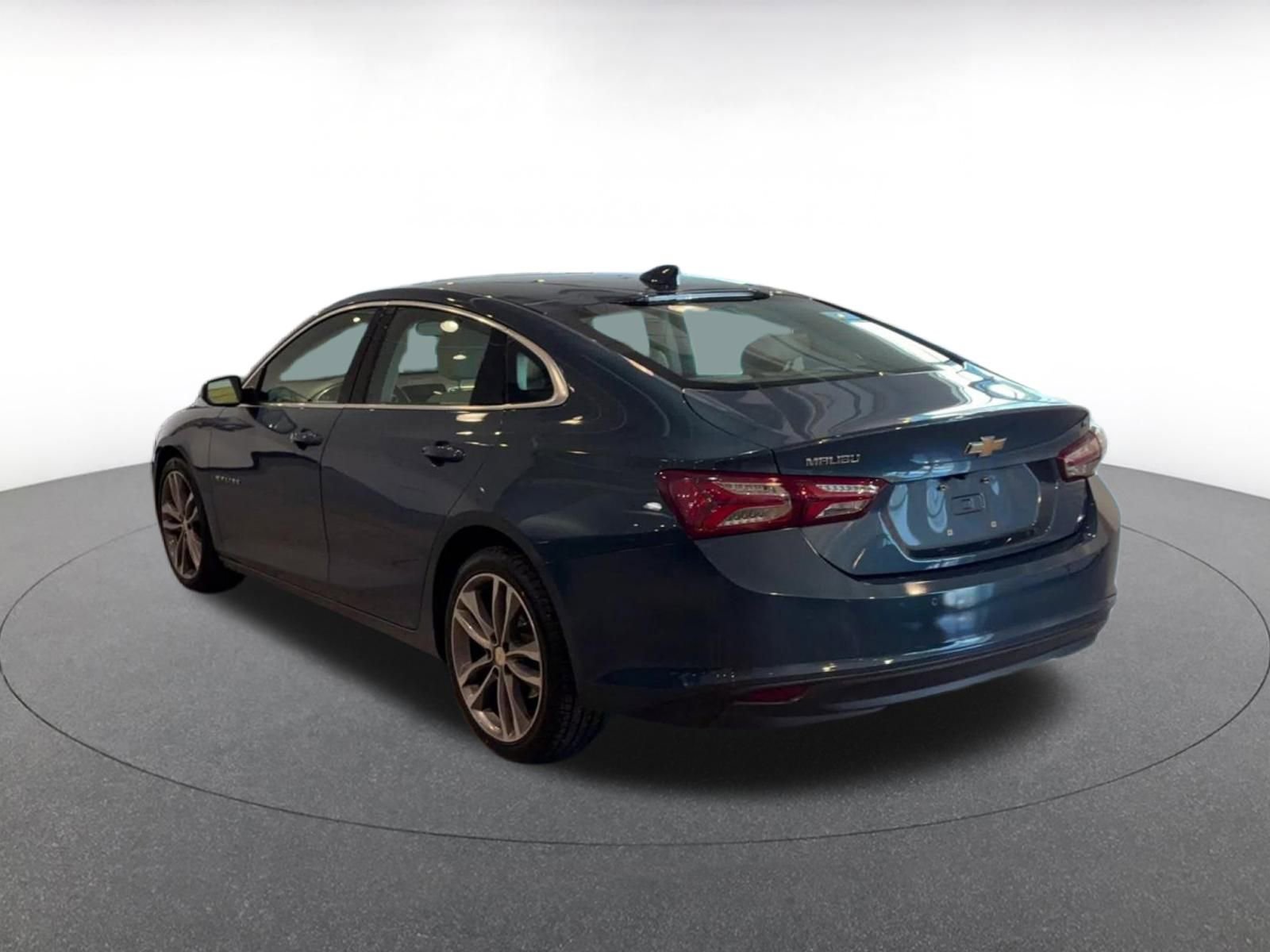 Used 2024 Chevrolet Malibu LT image 11