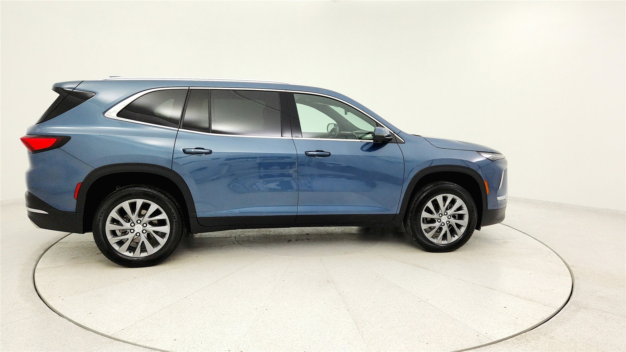 Used 2025 Buick Enclave Preferred image 5