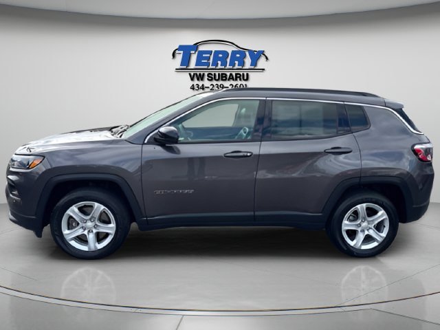 Used 2023 Jeep Compass Latitude AWD/4WD image 3