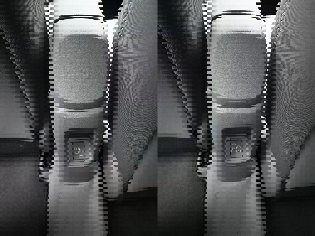 New 2025 Hyundai Elantra Sport image 24