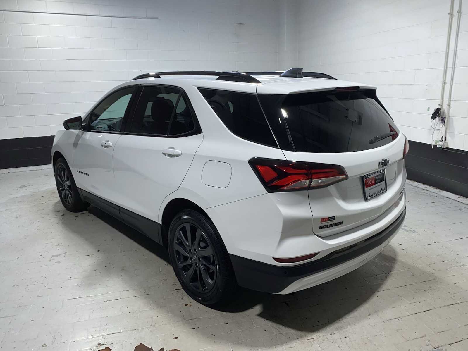 Used 2023 Chevrolet Equinox RS w/ LPO, Floor Liner Package AWD/4WD image 4