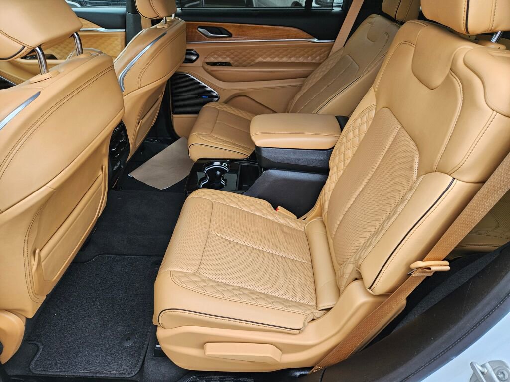 Used 2021 Jeep Grand Cherokee L Summit image 16